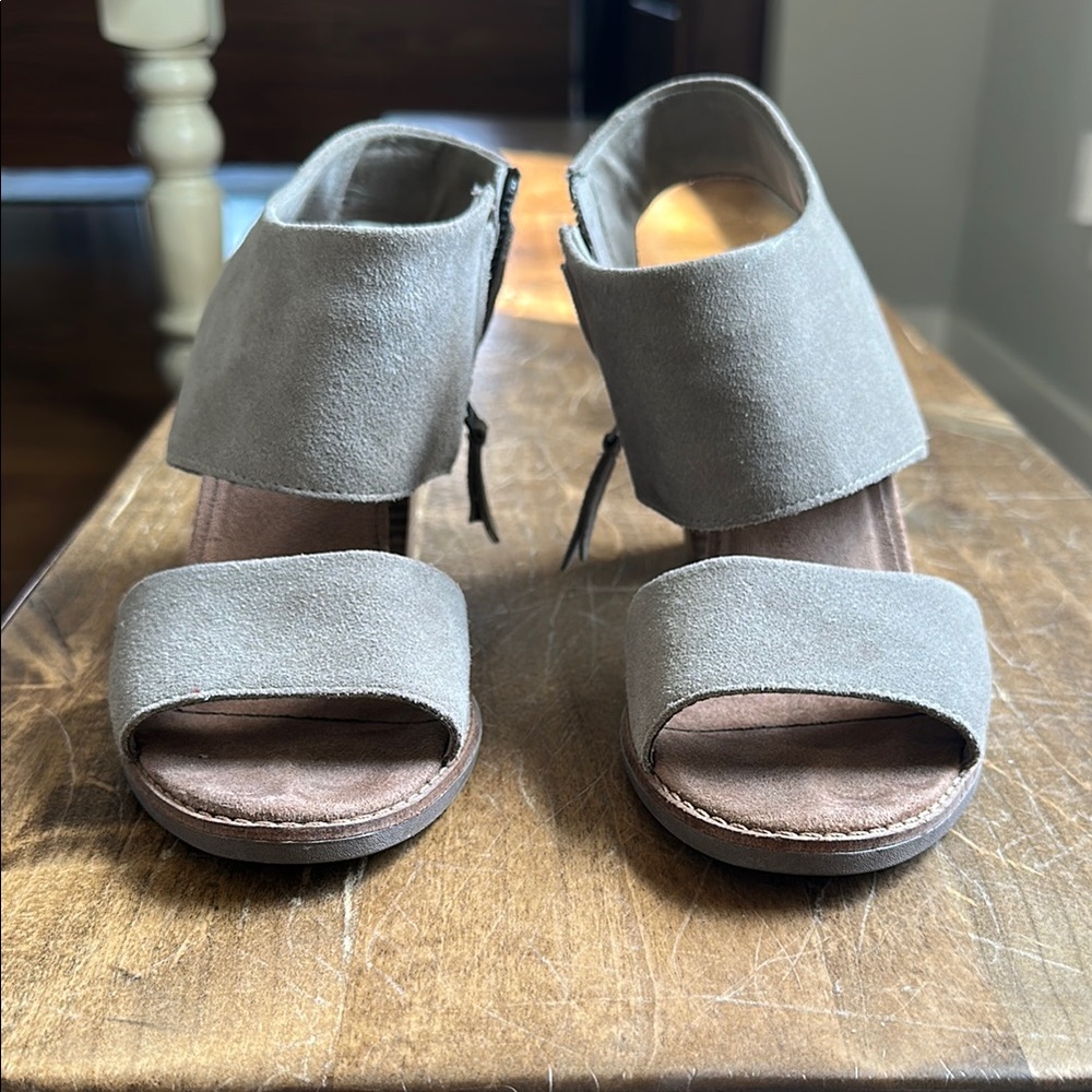 Tom’s suede zip up healed sandals